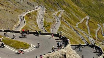Bergauf-Bergab: Trails und Asphalt – Trans Bayerwald und Alpenpässe