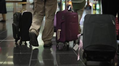 betrifft: uns: Wer flieht vor Donald Trump nach Österreich?