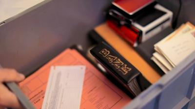 Buchzeit: "Angabe der Person" von Elfriede Jelinek 