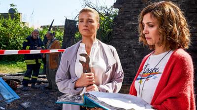 Ella Schön: Feuertaufe