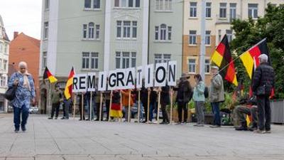 Kulturzeit: Die neue Rechte und die Erziehung zur Grausamkeit