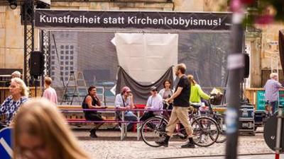 Kulturzeit: Streit um Theater-Stück über Missbrauch