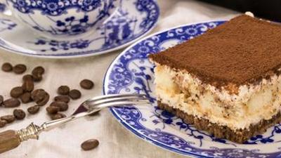 Mit Herz am Herd: Tiramisu mit Salat von Erdbeeren Mit Herz am Herd: Tiramisu mit Salat von Erdbeeren