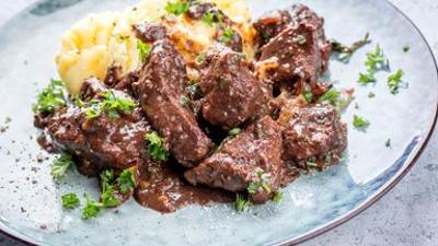 Mit Herz am Herd: Kalbsleber mit Röstzwiebeln und Lauch-Kartoffelstampf