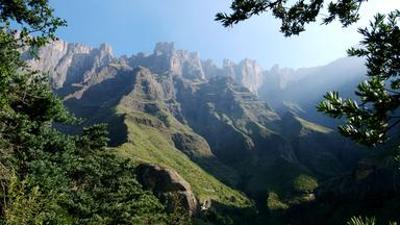 Natur: Im Bann der Drachenberge