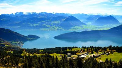 Natur: Der Vierwaldstättersee - Blaues Juwel der Schweiz