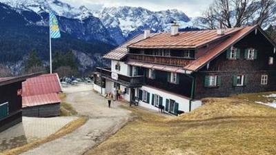 Politik und Gesellschaft: Julia und das Familienerbe