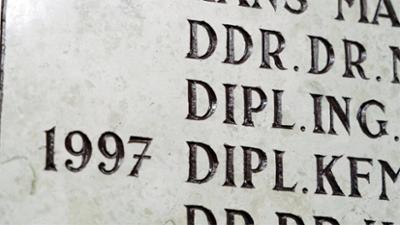 Politik und Gesellschaft: Österreich - Land der Titel