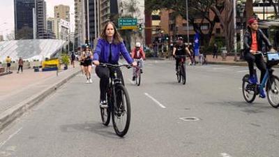 Politik und Gesellschaft: Trend oder Tradition. Radfahren auf 3 Kontinenten