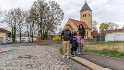 Politik und Gesellschaft: Kirche zu - was jetzt? Politik und Gesellschaft: Kirche zu - was jetzt?