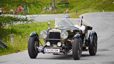 Politik und Gesellschaft: Edelstahl auf Rädern - Autoklassiker unterwegs im Ennstal