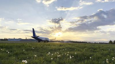 Politik und Gesellschaft: Hoch hinaus - Flugplatz St. Gallen-Altenrhein