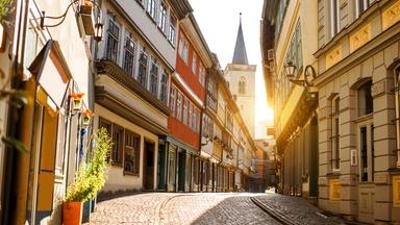 Politik und Gesellschaft: Die Zugereisten - Erfurt und die deutsche Einheit