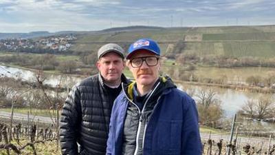 Politik und Gesellschaft: Bezzel & Schwarz - Die Grenzgänger: Der Main Politik und Gesellschaft: Bezzel & Schwarz - Die Grenzgänger: Der Main