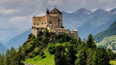 Schlösser und Burgen der Schweiz: (1/4): Schloss Tarasp, Schlösser von Bellinzona, Schloss Toricella