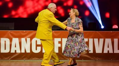 sonntags: Aktiv im Alter