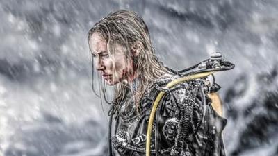 Spielfilm: Breaking Surface - Tödliche Tiefen Spielfilm: Breaking Surface - Tödliche Tiefen