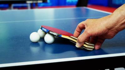 Stolperstein: Ping Pong gegen Parkinson – Kampf um Lebensqualität