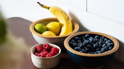 aktiv und gesund: Gesundes Essen fürs Alter, Nachtcremes, aromatisiertes Wasser