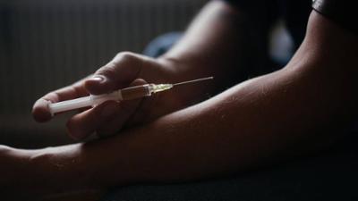 alpha-demokratie weltweit: Die dunkle Macht der Drogen