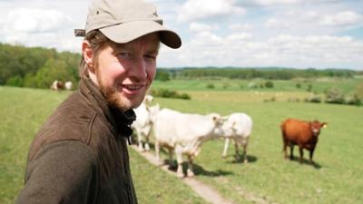 alpha-doku: Von der Weide auf den Teller · Ein Familienhof setzt auf Selbstvermarktung