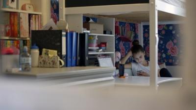 Campus: Digital Natives - Alarm im Kinderzimmer Campus: Digital Natives - Alarm im Kinderzimmer