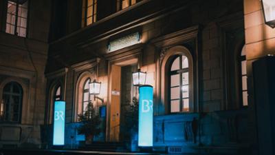 Die Welt ordnet sich neu - Von der Erde bis ins All: Völkerrecht, Wehrhaftigkeit und Weltraumsicherheit im Fokus