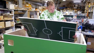 Handwerkskunst!: Wie man einen Tischkicker baut