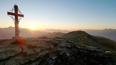 Hoch und heilig - Pilgern am Berg: Hoch und heilig · Pilgern am Berg