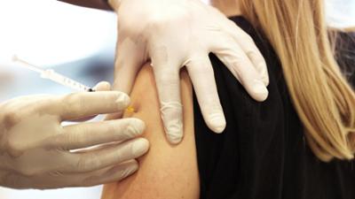 nano: Schottland besiegt Gebärmutterhalskrebs mit HPV-Impfung