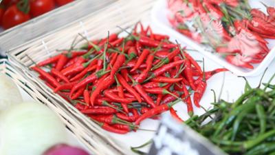 Planet Wissen: Gesunde Schärfe ? Der medizinische Nutzen von Chili und Co