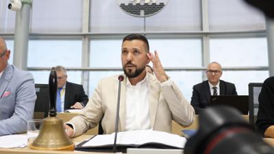 Tagesgespräch: Erster AfD-Landtagspräsident in Sachsen-Anhalt: Wie denken Sie darüber?