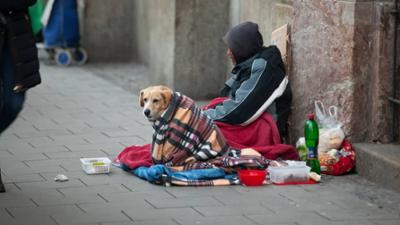 Tagesgespräch: Zwischen Mitleid und Unverständnis: Wie gehen Sie mit bettelnden Menschen um?
