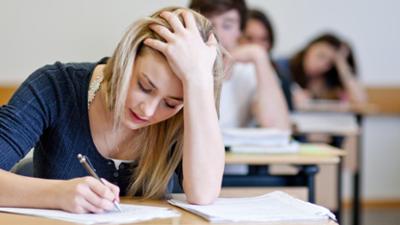 Tagesgespräch: Blauer Brief und Prüfungsstress: Wie haben Sie die Schule trotzdem geschafft?
