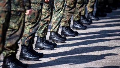 Tagesgespräch: Freiwillig, durch Zwang oder per Los: Wie kommt die Bundeswehr zu Soldaten?