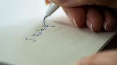 Tagesgespräch: Die Krux mit den Doppelnamen: Soll man seinen Namen leichter ändern können?