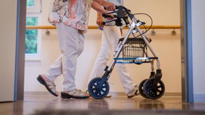 Tagesgespräch: Wenn Pflege das Ersparte frisst: Wie gerecht ist das?