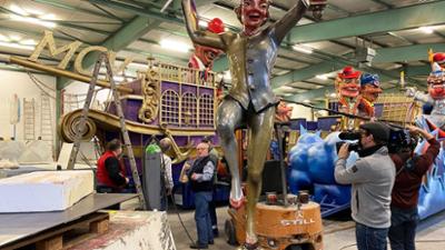 Wie man einen Fastnachtswagen baut