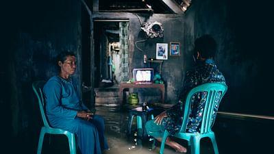 360° Reportage: Indonesien: Ein Dorf kämpft gegen die Fluten