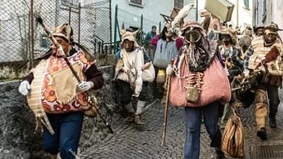 GEO Reportage: Schignano: Ein uralter Karneval in Italiens BergenSchignano: Ein uralter Karneval in Italiens Bergen