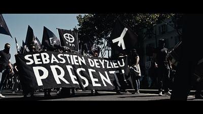 Mit offenen Augen: Wie die Ultrarechte demonstriert