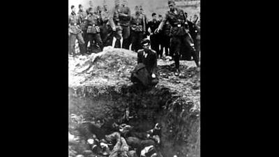 Mit offenen Augen: Nazi-Gräuel: Täter nach 80 Jahren identifiziert