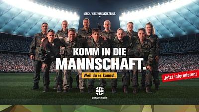Mit offenen Augen: Wie wirbt die Bundeswehr Frauen für den Dienst an der Waffe?