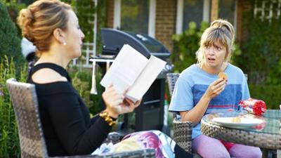 Mum - Staffel 3 (2/6): Dienstag