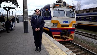 ARTE Re:: Re: Die Eisenbahnladys der Ukraine - Wie sie den Schienenverkehr am Laufen halten