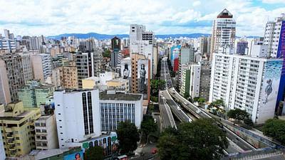 Stadt Land Kunst: James Salters Chamonix / Curitiba / London