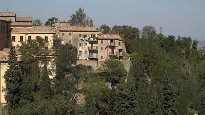 Stadt Land Kunst: Viollet-le-Ducs Pyrenäen / Toskana / Cayenne