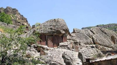 Stadt Land Kunst: Armenien / Fontainebleau / Schweiz