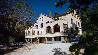 Stadt Land Kunst: Tr?ns Vietnam / Kanaren / Drôme