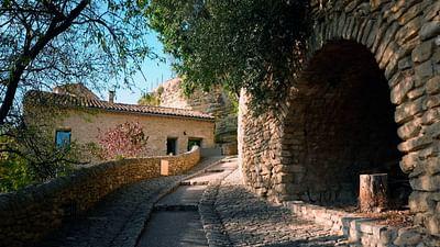 Stadt Land Kunst: María Sánchez' Andalusien / Puerto Rico / La Roque-sur-Pernes